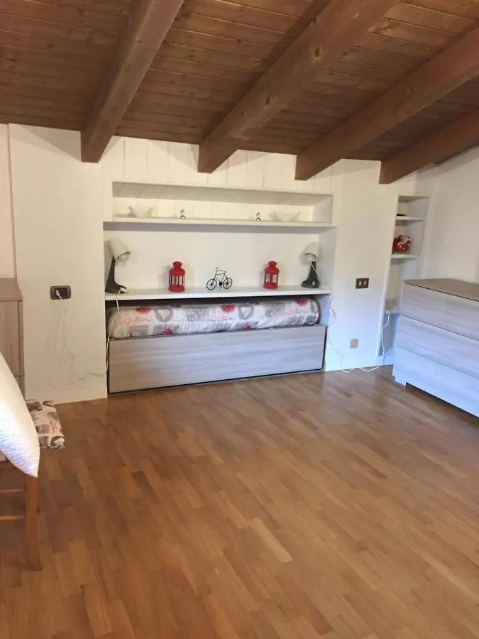 Casa Grazia Διαμέρισμα Magreglio 0*,